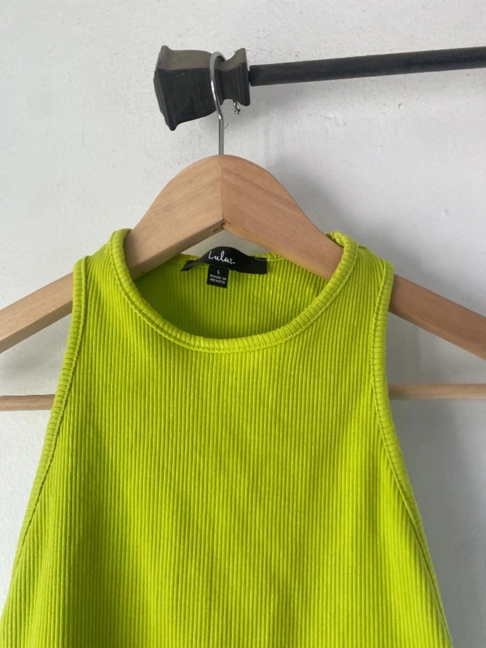 Lulu’s L Ribbed Crop Top - Picture 6 of 12